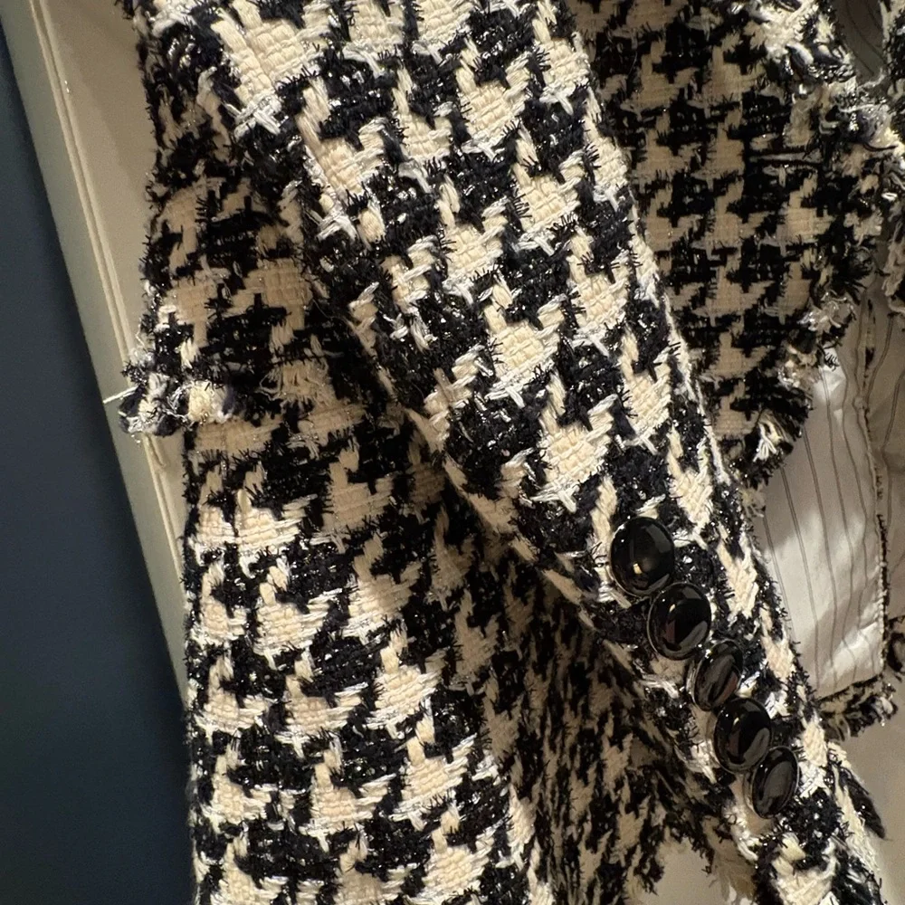 Veronica Beard Classic Houndstooth Blazer - Picture 8 of 10